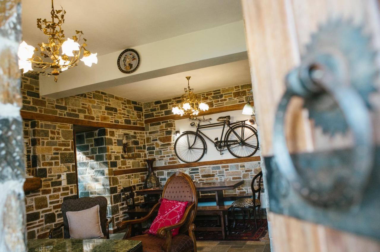 Eudora Full Guest House تساغارادا المظهر الخارجي الصورة