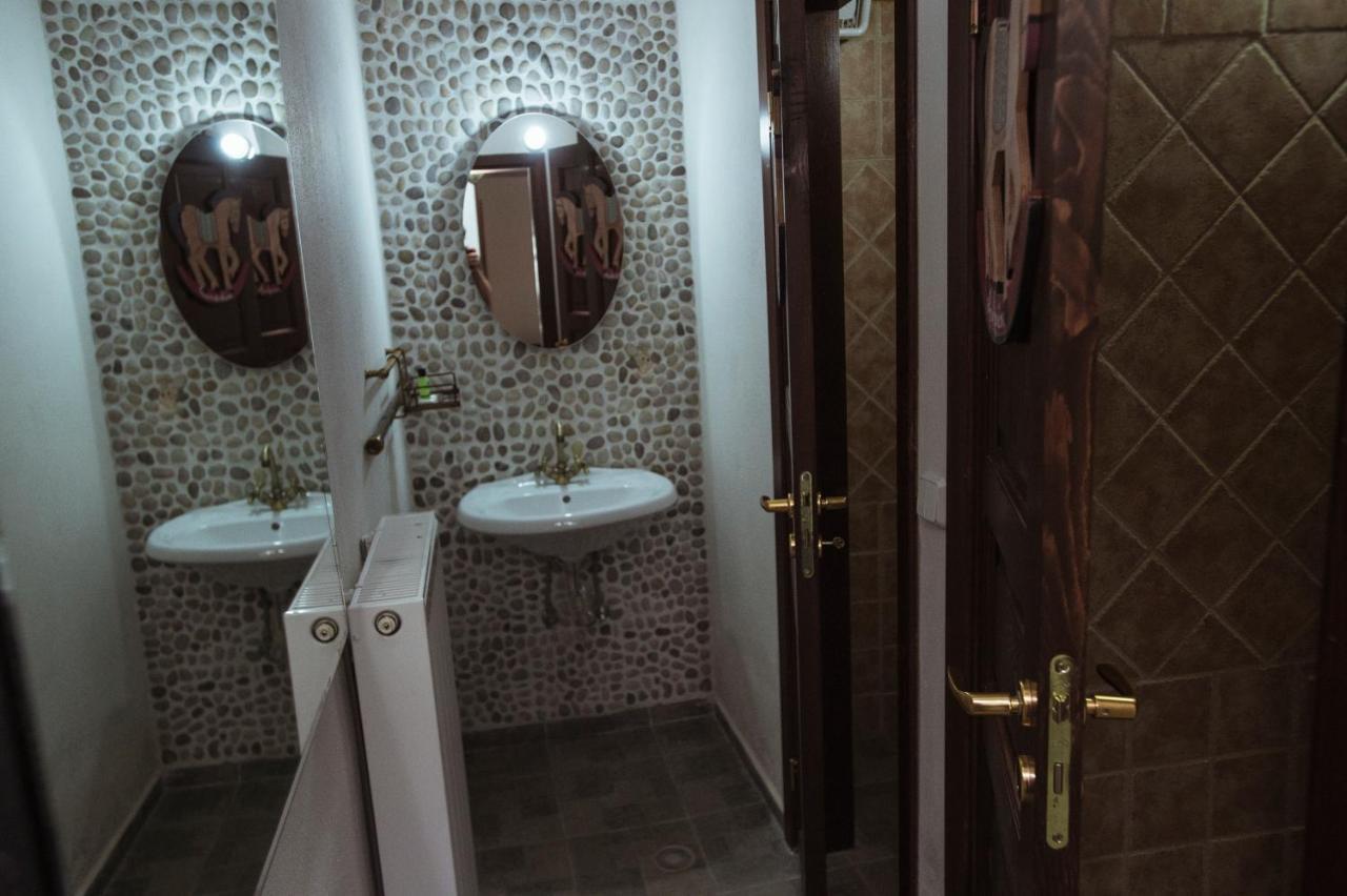 Eudora Full Guest House تساغارادا المظهر الخارجي الصورة