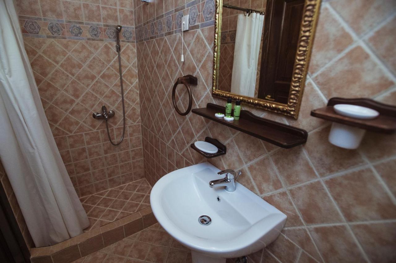 Eudora Full Guest House تساغارادا المظهر الخارجي الصورة