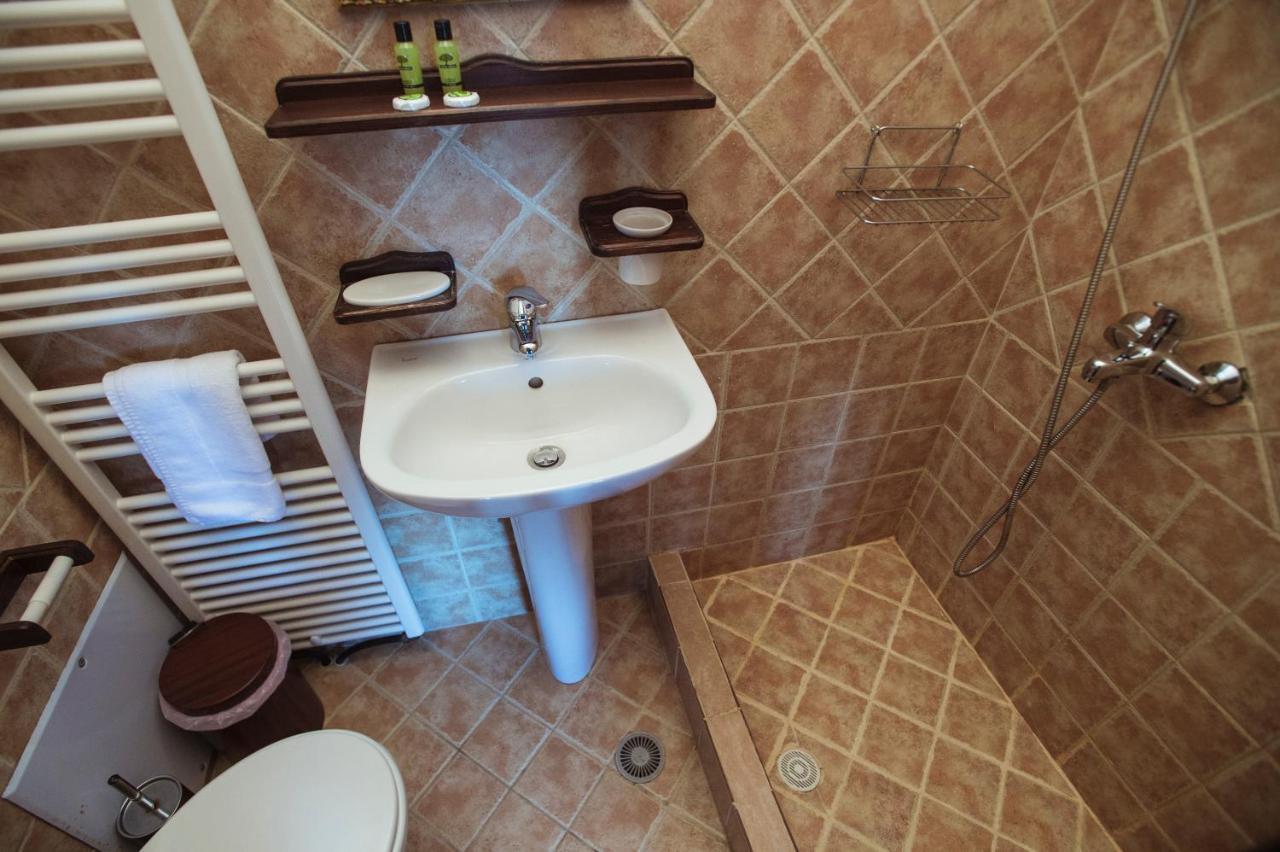 Eudora Full Guest House تساغارادا المظهر الخارجي الصورة