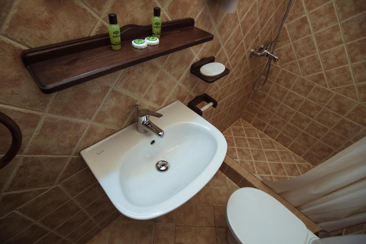 Eudora Full Guest House تساغارادا المظهر الخارجي الصورة
